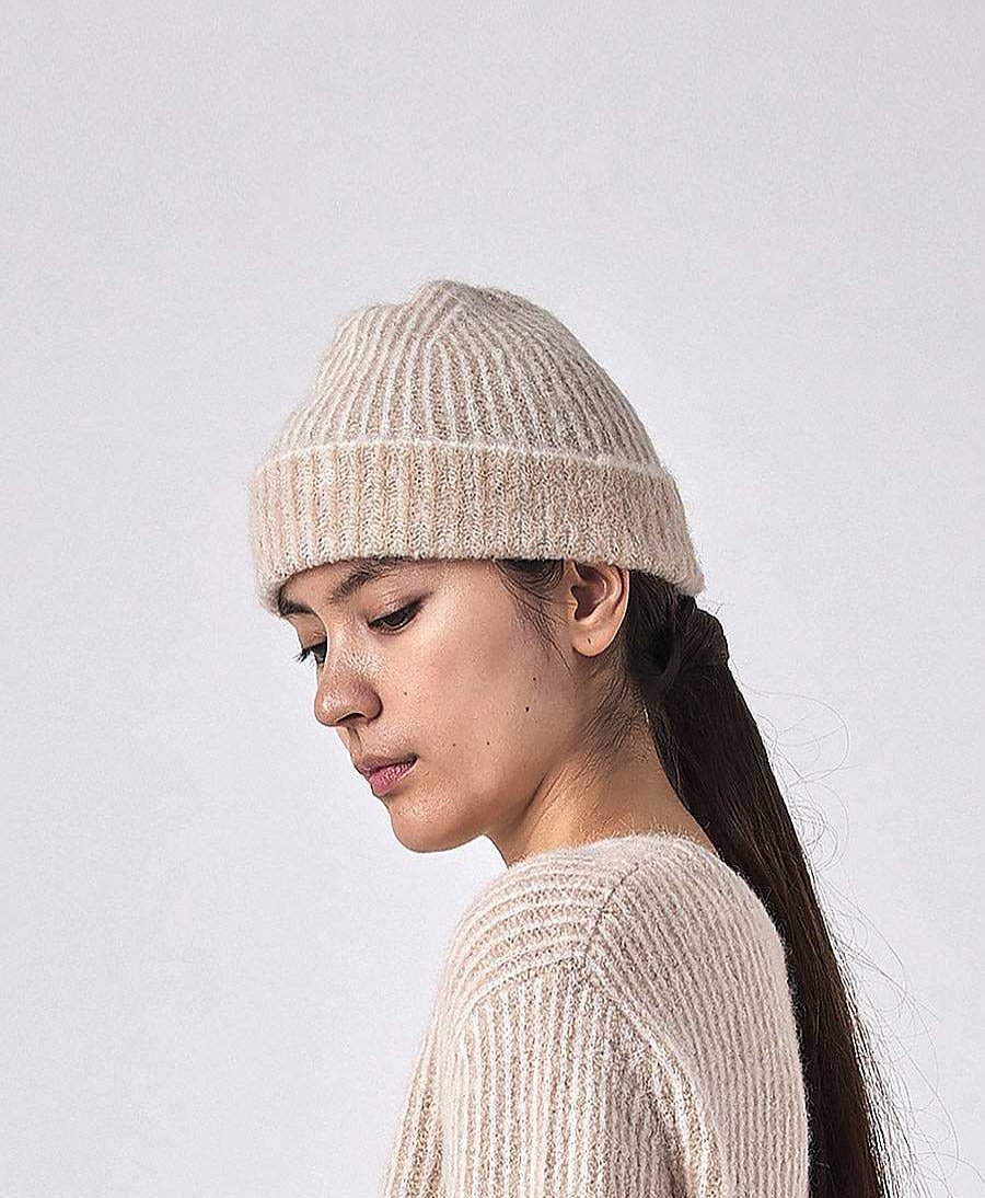 Damen 7115 by Szeki M Tzen, H Te & Schals | M Tze "Alpaca Striped Beanie" - Light Stripes