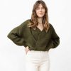 Damen JUNGLE FOLK Oberteile | Leichter Strick-Wickelcardigan Vega - Olive